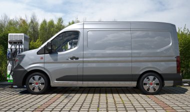 Yeni Renault Master E-Tech versiyonu. Dizel bir kamyonun alternatifi.