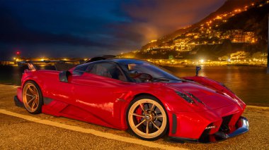 Pagani Imola. Tanınmış Huayra 'nın daha da hızlı evrimi.