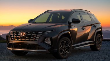  Hyundai Tucson N-Line, Hyundai model aralığında spor görünümlü ilk SUV. İkonik atletik görünüş, güvenlik ve konforu birleştirir..