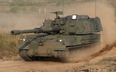 K9 Thunder - South Korean self-propelled gun manufactured by Hanwha Defense clipart