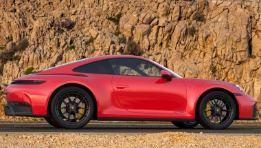 Yeni Porsche 911 çıkışları - GTS ile ilk hibrit