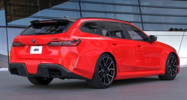 Yeni BMW M5 çok güçlü bir eklenti hibrit güç treni aldı.