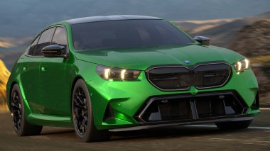 Yeni BMW M5 çok güçlü bir eklenti hibrit güç treni aldı.