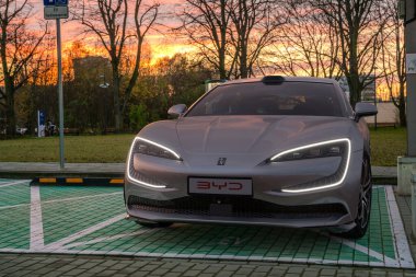 Yangwang U7 - BYD lüks sedan ve çığır açan teknolojiler