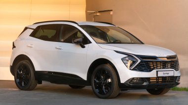 The KIA Sportage hybrid is distinguished by its low emissions and multitude of variants. clipart