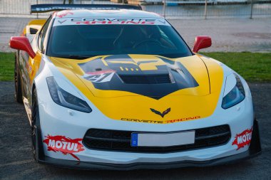 Chevrolet Corvette Grand Sport şarkı tanımlamasında