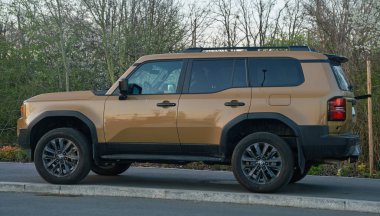 Yeni Toyota Land Kruvazörü her yere hazır.