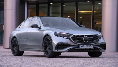 Yeni Mercedes E-Sınıfı içten yanmalı motoru olan son nesil..
