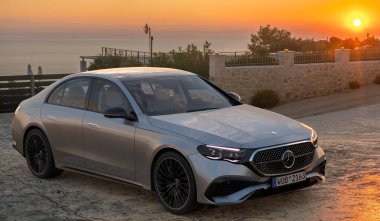 Yeni Mercedes E-Sınıfı içten yanmalı motoru olan son nesil..