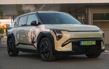 Yeni Kia EV3 Szczecin Açık tenis turnuvasının nadir resimlerinde