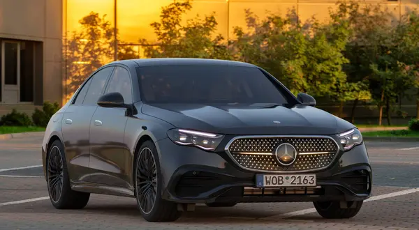 Yeni Mercedes E-Sınıfı içten yanmalı motoru olan son nesil..
