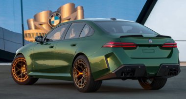 Yeni BMW M5 bir eklenti hibrit..