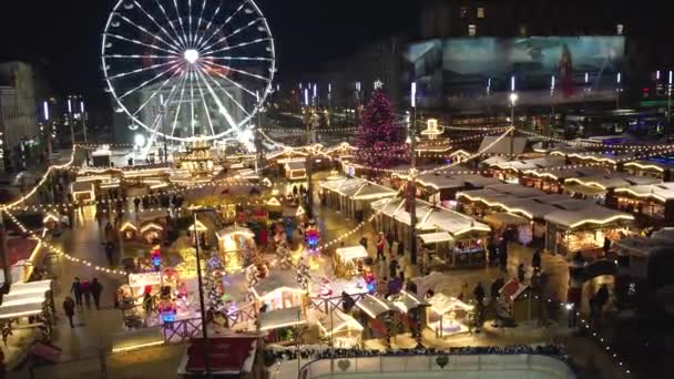 Christmas Fair Winter Night Aerial View Festive Carousels Ice Rink — Stock Video
