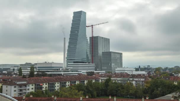 时光流逝 欧洲城市的玻璃办公楼 城市景观与现代建筑 摩天大楼 — 图库视频影像