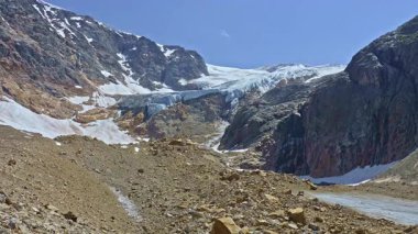 İsviçre Alplerinde eriyen buzullar. Stein Buzulu, Steingletscher, Urner Alpleri, Susten Geçidi, Berne Kantonu, İsviçre.
