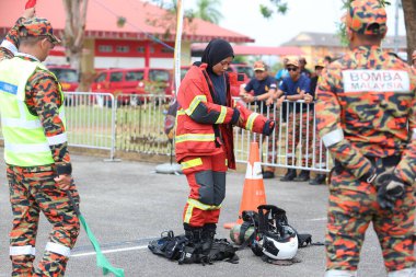 Terengganu 14 Eylül 2023. Terengganu 'da itfaiyeciler için Yetenek Yarışması düzenlendi. Terengganu 14 Eylül 2023. Terengganu 'da itfaiyeciler için yetenek yarışması düzenlendi.. 