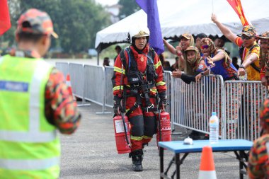 Terengganu 14 Eylül 2023. Terengganu 'da itfaiyeciler için Yetenek Yarışması düzenlendi. Terengganu 14 Eylül 2023. Terengganu 'da itfaiyeciler için yetenek yarışması düzenlendi.. 