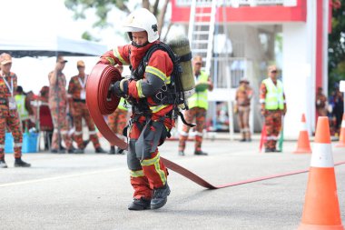 Terengganu 14 Eylül 2023. Terengganu 'da itfaiyeciler için Yetenek Yarışması düzenlendi. Terengganu 14 Eylül 2023. Terengganu 'da itfaiyeciler için yetenek yarışması düzenlendi.. 