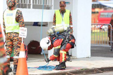 Terengganu 14 Eylül 2023. Terengganu 'da itfaiyeciler için Yetenek Yarışması düzenlendi. Terengganu 14 Eylül 2023. Terengganu 'da itfaiyeciler için yetenek yarışması düzenlendi..  