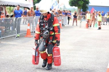 Terengganu 14 Eylül 2023. Terengganu 'da itfaiyeciler için Yetenek Yarışması düzenlendi. Terengganu 14 Eylül 2023. Terengganu 'da itfaiyeciler için yetenek yarışması düzenlendi..  