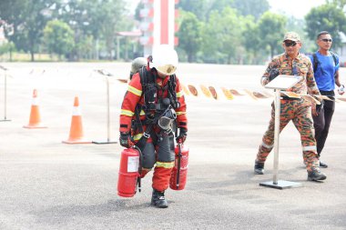 Terengganu 14 Eylül 2023. Terengganu 'da itfaiyeciler için Yetenek Yarışması düzenlendi. Terengganu 14 Eylül 2023. Terengganu 'da itfaiyeciler için yetenek yarışması düzenlendi..  