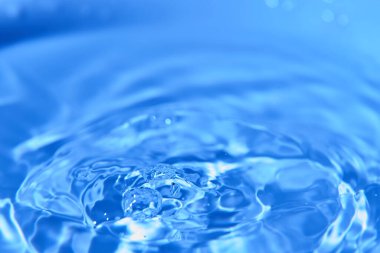 217. Çeşitli tonlar ve dalgalarla tanımlanmamış şekillerin soyut bir arkaplanı, Duvar kağıdı. Eşmerkezli daireler, delilik, tanımlanmamış şekiller, dalgalar, mavi, yeşil, morumsu, mavi, mavi, morumsu.