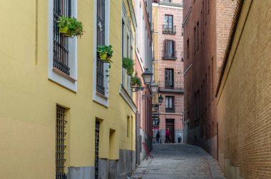 MADRİD, İSPAN - 4 Ekim 2021: Madrid, İspanya 'da şehir manzarası, mimari