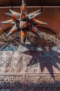 Güney Fransa, Occitanie 'deki Toulouse şehrinin mimari detayları.