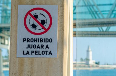 İspanya, Malaga 'da top oynamayı yasaklayan bir imza. Metin çevirisi: 