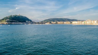 Gün batımında Donostia 'nın güvertesinden San Sebastian, Bask Ülkesi, Kuzey İspanya