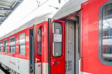 PARIS, FRANCE - 6 HAZİRAN 2014: Paris 'i Hamburg' a bağlayan gece treninin görüntüsü, Paris Est tren istasyonundan kalkmadan önce