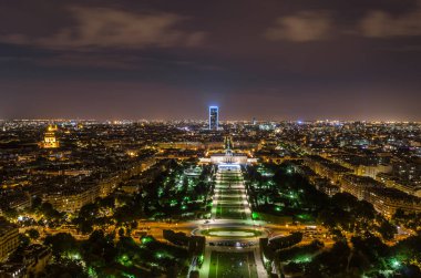 Şehir manzarası, Paris, Fransa 'nın gece manzarası.