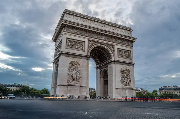 Paris França Julho 2014 Vista Arco Triunfo Com Turistas Seu — Fotografia de Stock
