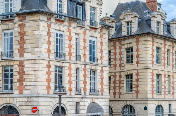 Stadsscen Arkitekturdetaljer Paris Frankrike — Stockfoto