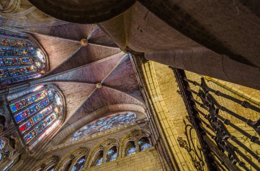 LEON, İspanya - 8 Mart 2014: Leon, Kastilya ve Leon Gotik Katedrali 'nin İçi