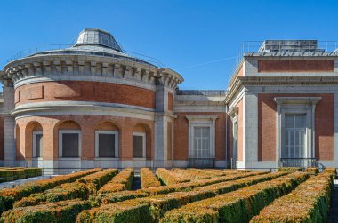 MADRID, İspanya - 23 Şubat 2014: Madrid, İspanya 'nın başlıca turistik merkezlerinden biri olan Prado Müzesi' nin mimari ayrıntıları