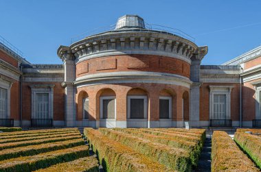 MADRID, İspanya - 23 Şubat 2014: Madrid, İspanya 'nın başlıca turistik merkezlerinden biri olan Prado Müzesi' nin mimari ayrıntıları