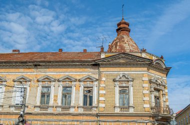 Romanya 'nın kuzeybatısındaki eski Satu Mare kasabasında mimarlık