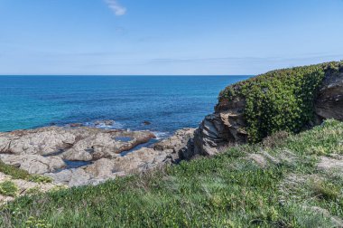 İspanya 'nın kuzeybatısında, Galiçya' nın Lugo eyaletindeki Cantabrian Denizi 'nin engebeli kıyı şeridi.