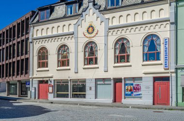 ALESUND, NORway - 20 Temmuz 2014: Alesund, Norveç 'in daha fazla og Romsdal İlçesi, Art Nouveau mimarisi ile tanınan binaların görüntüsü