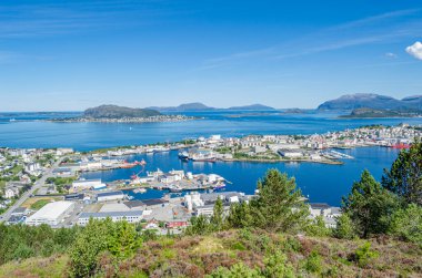 Alesund şehrinin havadan görüntüsü, Daha fazla og Romsdal İlçesi, Norveç