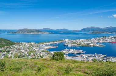 Alesund şehrinin havadan görüntüsü, Daha fazla og Romsdal İlçesi, Norveç