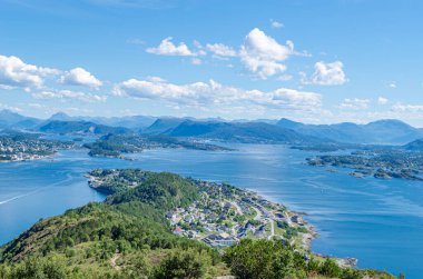 Alesund şehrinin havadan görüntüsü, Daha fazla og Romsdal İlçesi, Norveç
