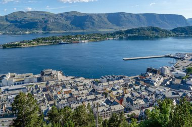 Alesund şehrinin havadan görüntüsü, Daha fazla og Romsdal İlçesi, Norveç