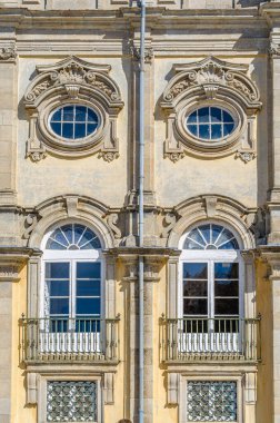 Real SITIO DE SAN ILDEFONso, İspanya - 13 Ekim 2019: İspanya 'nın orta kesimindeki San Ildefonso kasabasındaki 18. yüzyıl sarayı La Granja de San Ildefonso Kraliyet Sarayı' nın Detayları.