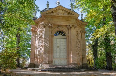 Real SITIO DE SAN ILDEFONso, İspanya 'nın San Ildefonso kentindeki 18. yüzyıl sarayı olan La Granja de San Ildefonso Kraliyet Sarayı' ndaki Fransız resmi bahçe tarzında bahçeler.