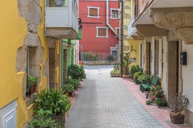 İspanya 'nın kuzeybatısındaki A Coruna, Galiçya' nın O Barqueiro şehrinin pitoresk köyünde mimarlık.