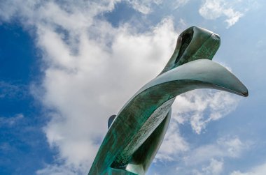 BILBAO, İspanya - 10 Mayıs 2014: Heykeltıraş Vicente Vazquez Canonico tarafından 1981 yılında İspanya 'nın Bilbao kentinde yapılan 