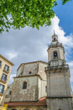 İspanya, Bask Bölgesi Bilbao 'da bir kilise cephesi