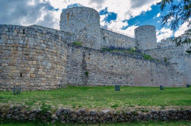 BURGOS, İSPAN - 7 Haziran 2014: Burgos, Kastilya ve Leon Ortaçağ Şatosu, İspanya